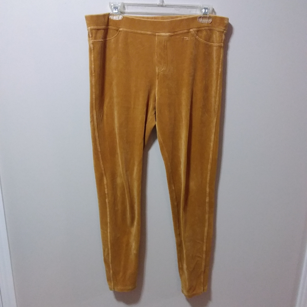 HUE velvety harvest gold leggings Size L